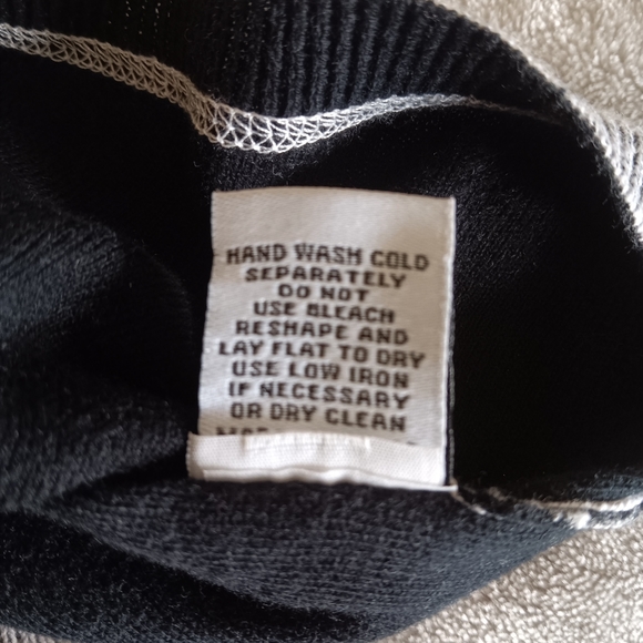 Elliott Lauren Top, Size S, Distressed Black with White Trim - Picture 5 of 6